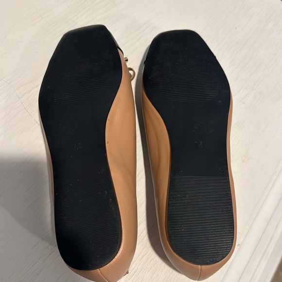 BCBGeneration Elegant Black and Tan Women's Flats size 7.5 - Picture 6 of 6